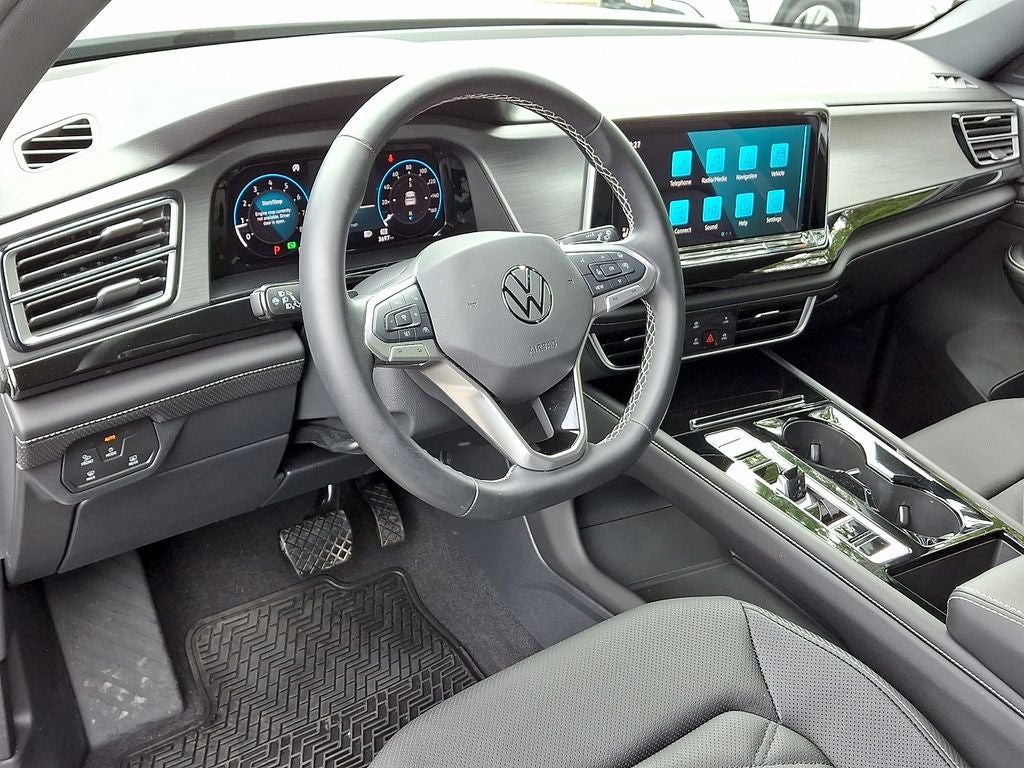 2025 Volkswagen Atlas Cross Sport 2.0T SE w/Technology