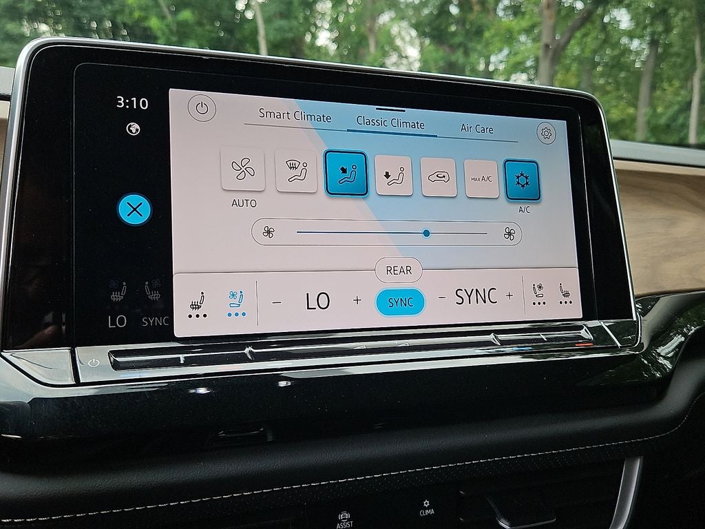 2025 Volkswagen Atlas 2.0T SE