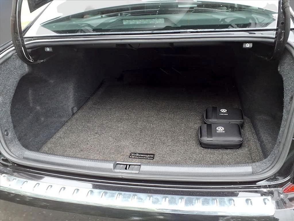 2021 Volkswagen Passat 2.0T R-Line