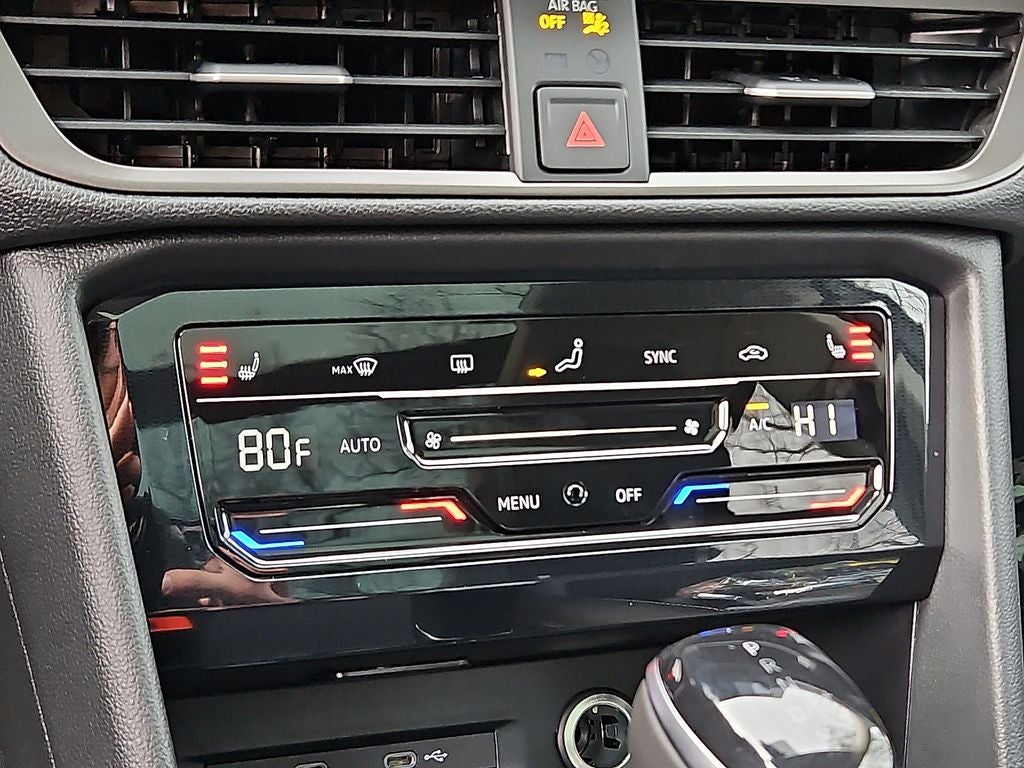 2026 Volkswagen Taos 1.5T SE Black