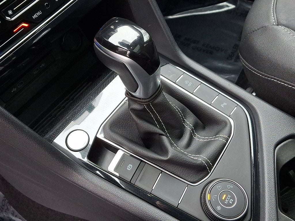 2025 Volkswagen Taos 1.5T SE Black