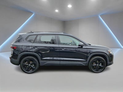 2025 Volkswagen Taos 1.5T SE Black