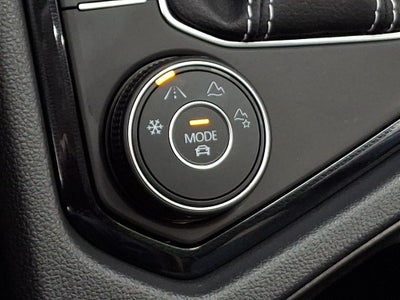 2025 Volkswagen Taos 1.5T SE Black