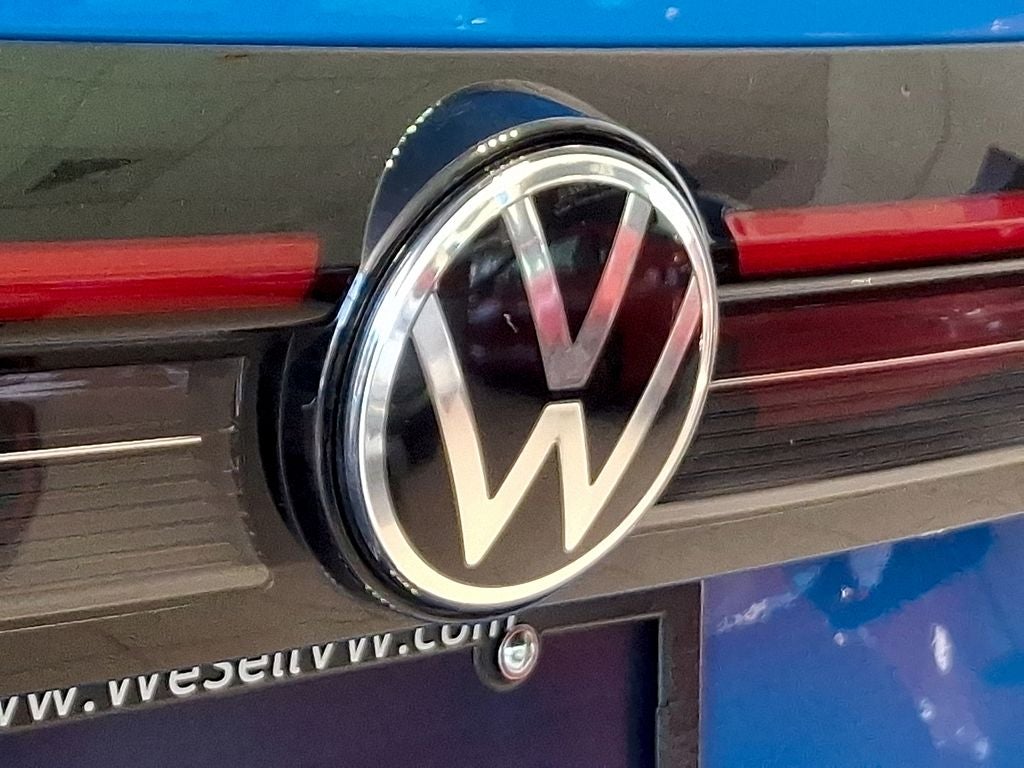 2025 Volkswagen Taos 1.5T SE Black