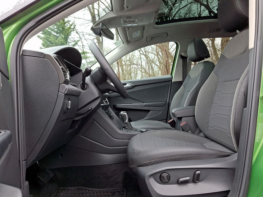 2025 Volkswagen Taos 1.5T SE Black