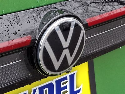 2025 Volkswagen Taos 1.5T SE Black