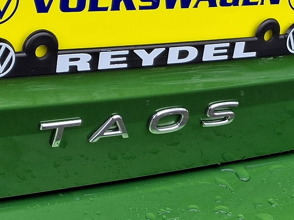 2025 Volkswagen Taos 1.5T SE Black