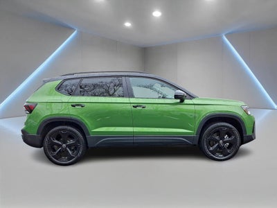 2025 Volkswagen Taos 1.5T SE Black