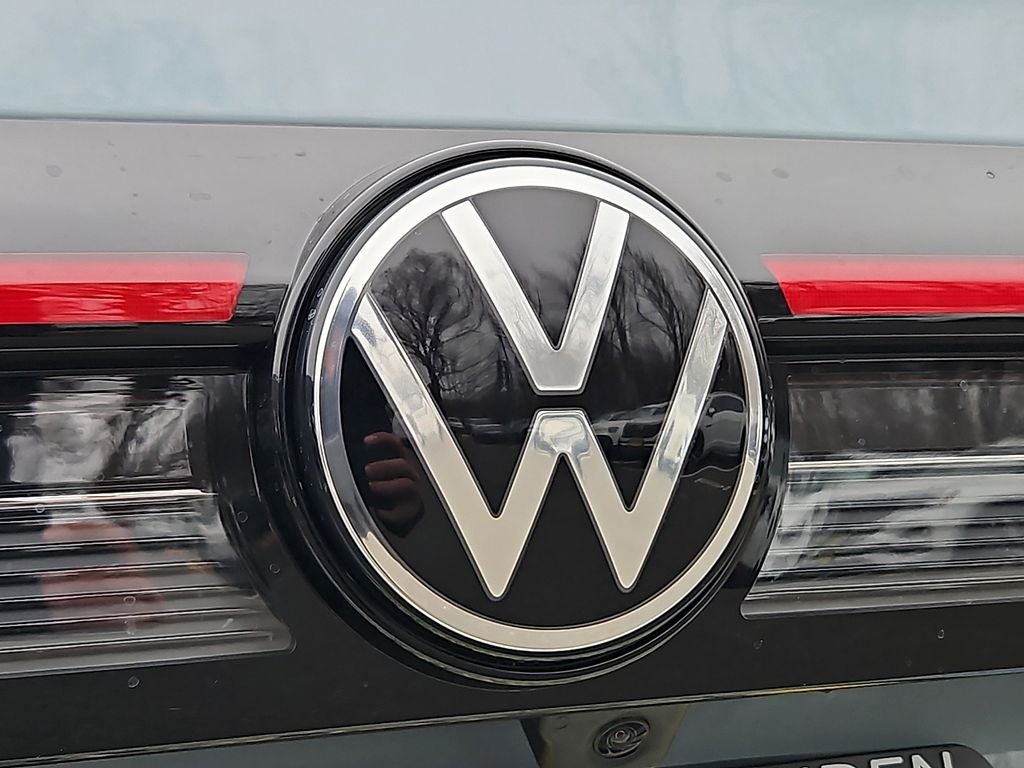 2026 Volkswagen Taos 1.5T SE Black