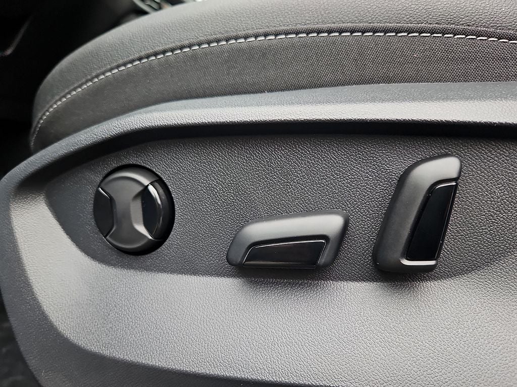 2026 Volkswagen Taos 1.5T SE Black