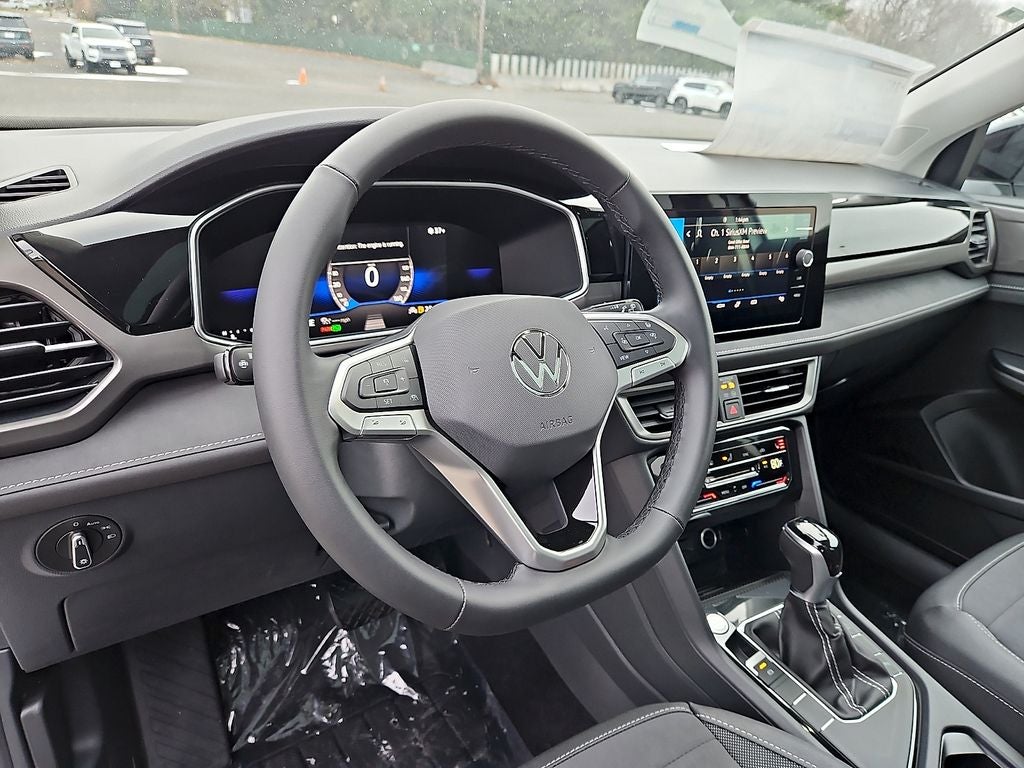 2026 Volkswagen Taos 1.5T SE Black