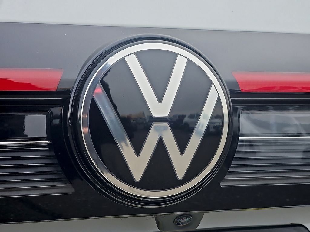 2026 Volkswagen Taos 1.5T SE Black