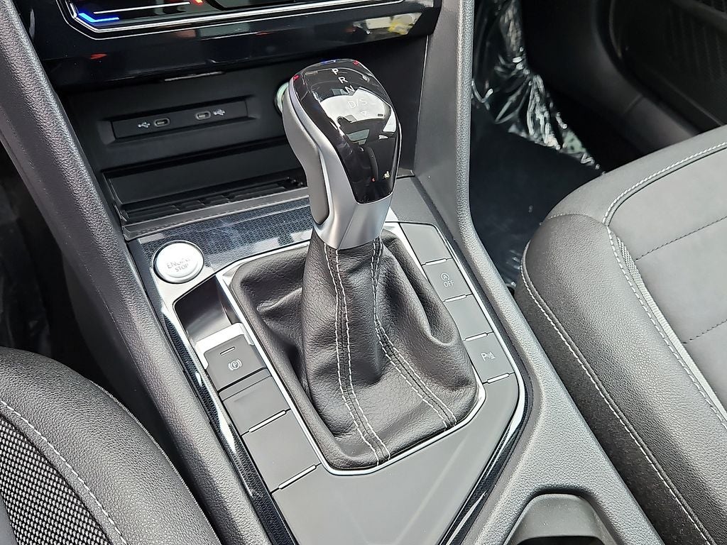 2026 Volkswagen Taos 1.5T SE Black