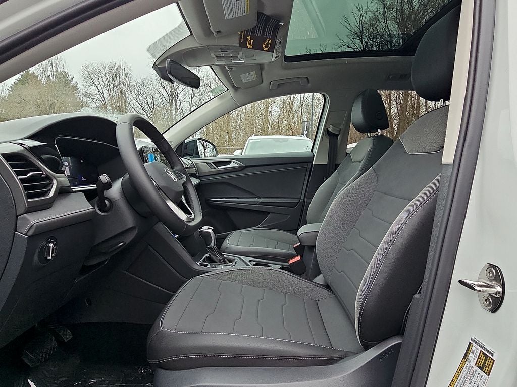 2026 Volkswagen Taos 1.5T SE Black