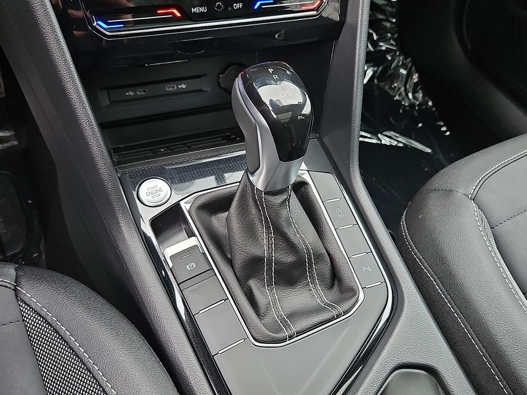 2026 Volkswagen Taos 1.5T SE Black