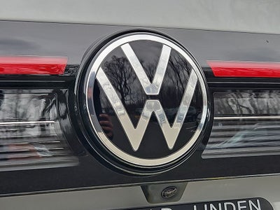 2026 Volkswagen Taos 1.5T SE Black