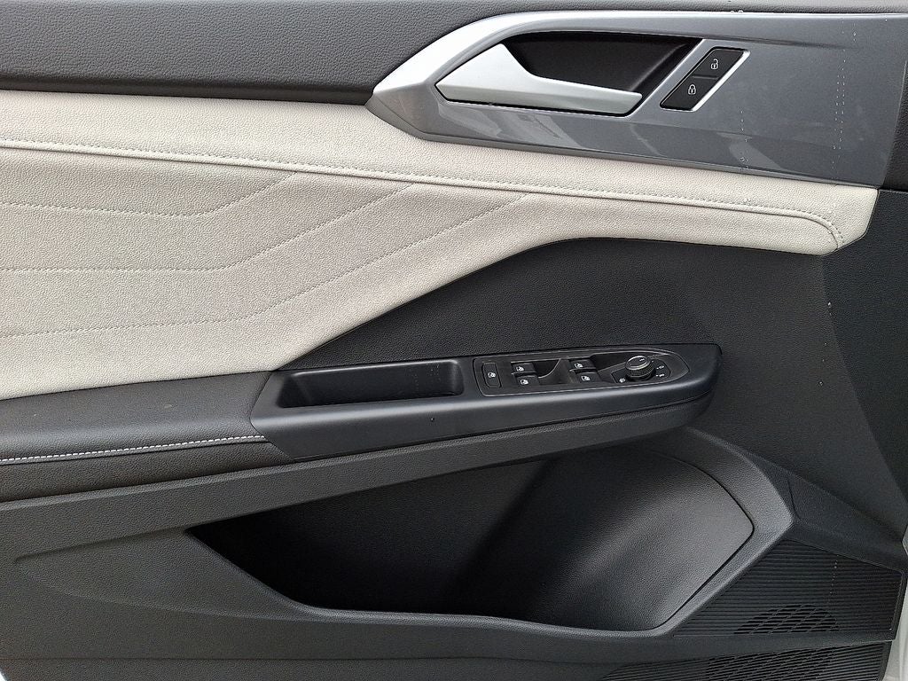 2026 Volkswagen Taos 1.5T SEL