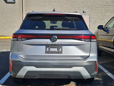 2025 Volkswagen Tiguan 2.0T SE