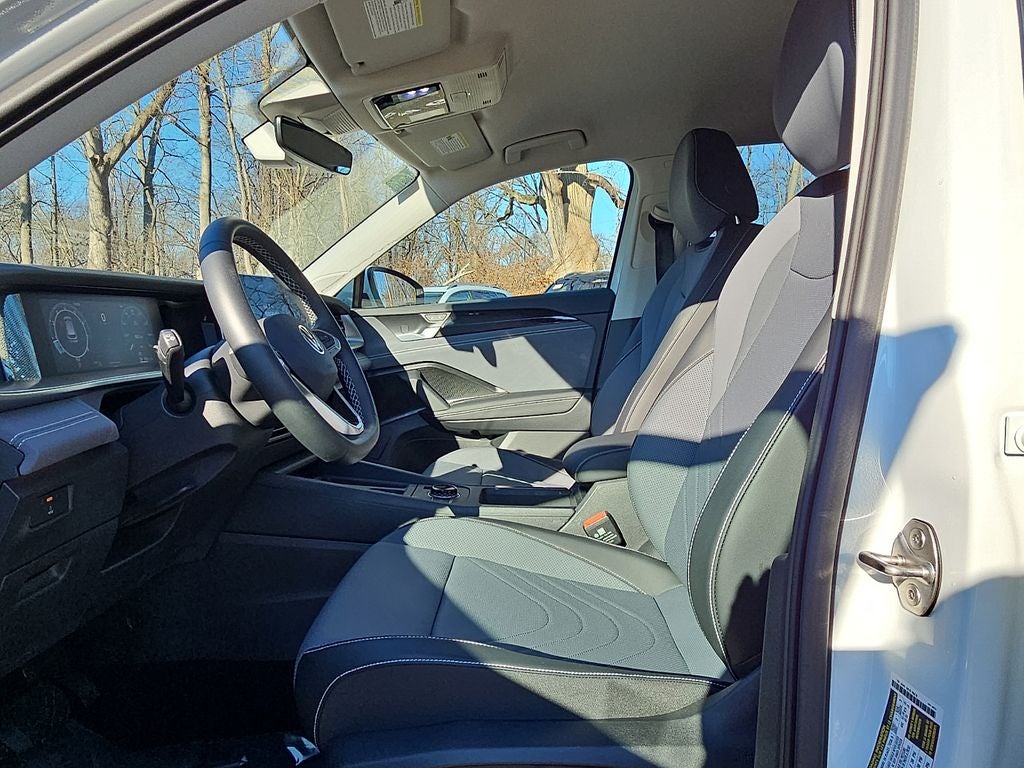 2025 Volkswagen Tiguan 2.0T SE