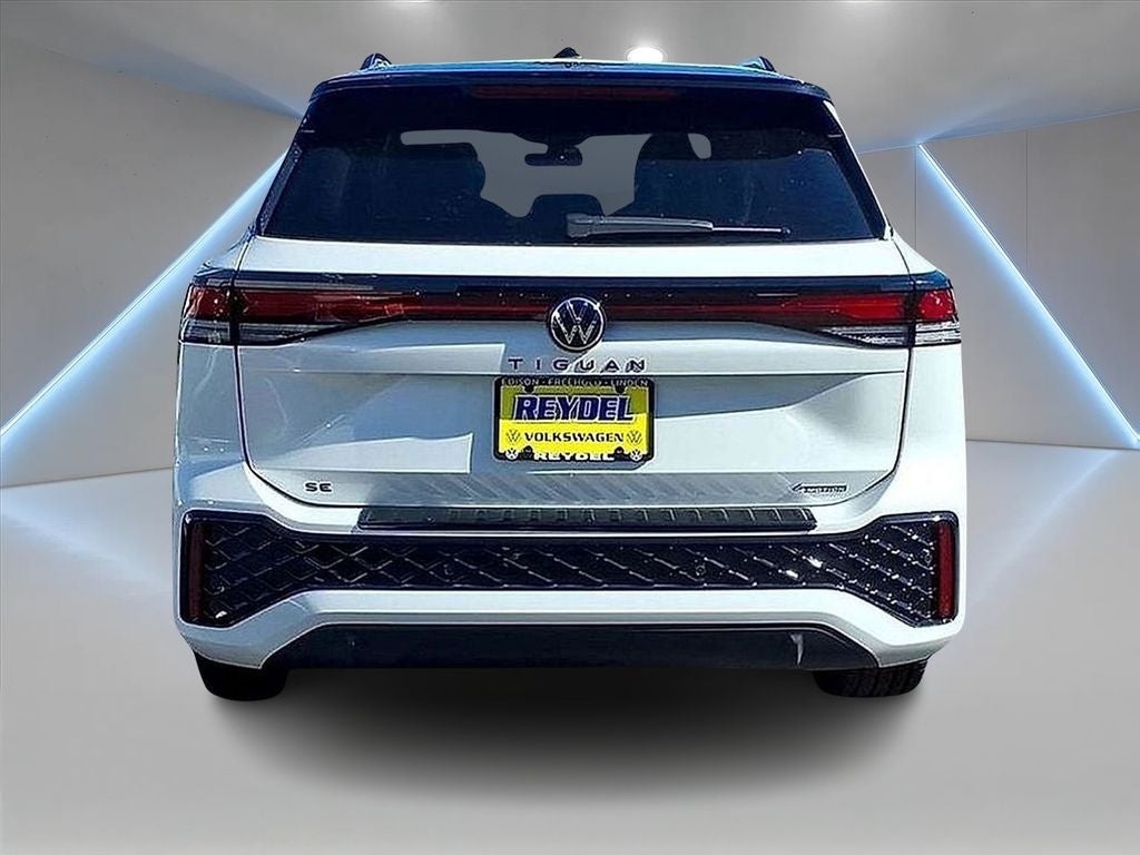 2026 Volkswagen Tiguan 2.0T SE R-Line Black