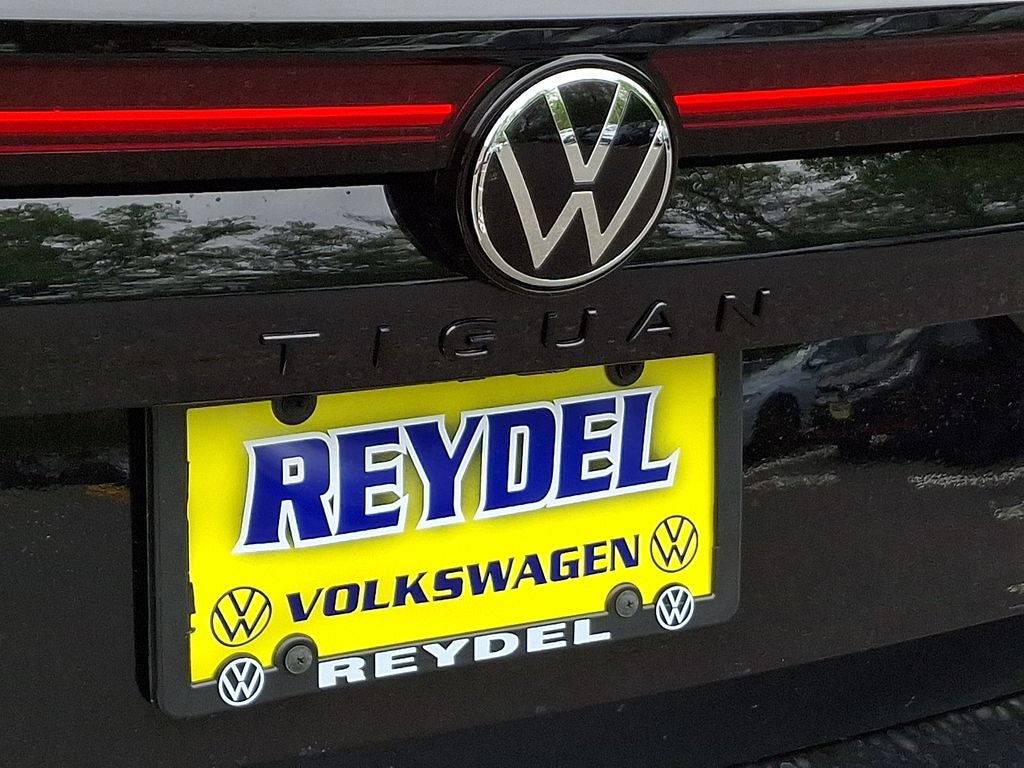 2026 Volkswagen Tiguan 2.0T SE R-Line Black