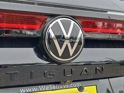 2026 Volkswagen Tiguan 2.0T SE R-Line Black