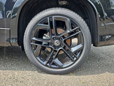 2026 Volkswagen Tiguan 2.0T SE R-Line Black