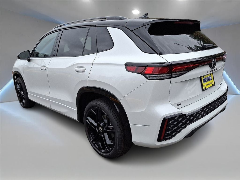 2026 Volkswagen Tiguan 2.0T SE R-Line Black