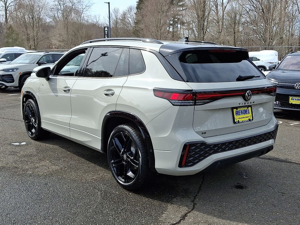 2026 Volkswagen Tiguan 2.0T SE R-Line Black