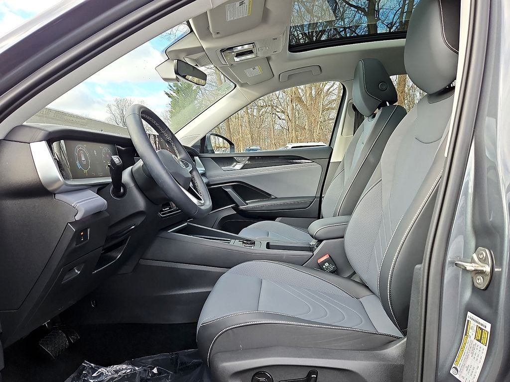 2025 Volkswagen Tiguan 2.0T SE