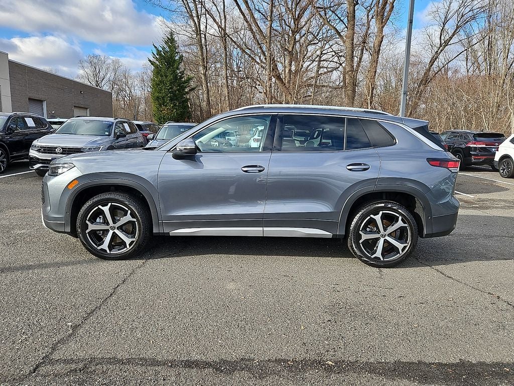 2025 Volkswagen Tiguan 2.0T SE