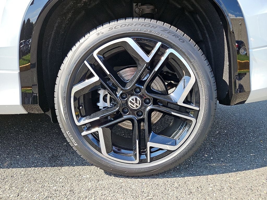 2026 Volkswagen Tiguan 2.0T SEL R-Line