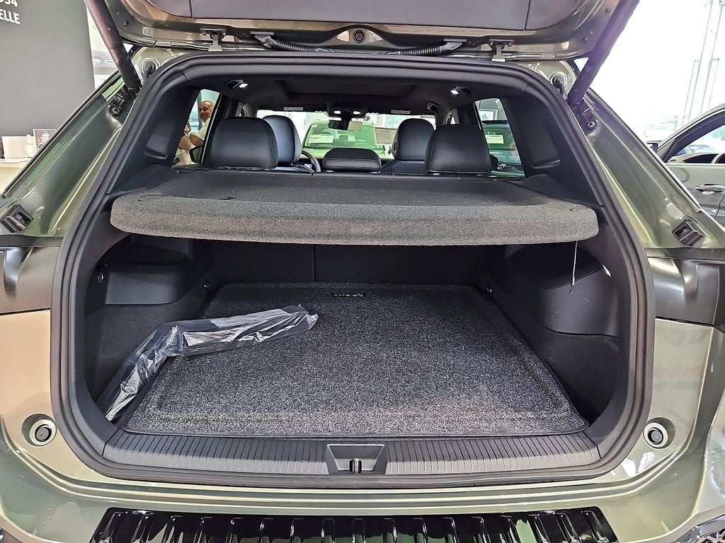 2026 Volkswagen Tiguan 2.0T SEL R-Line