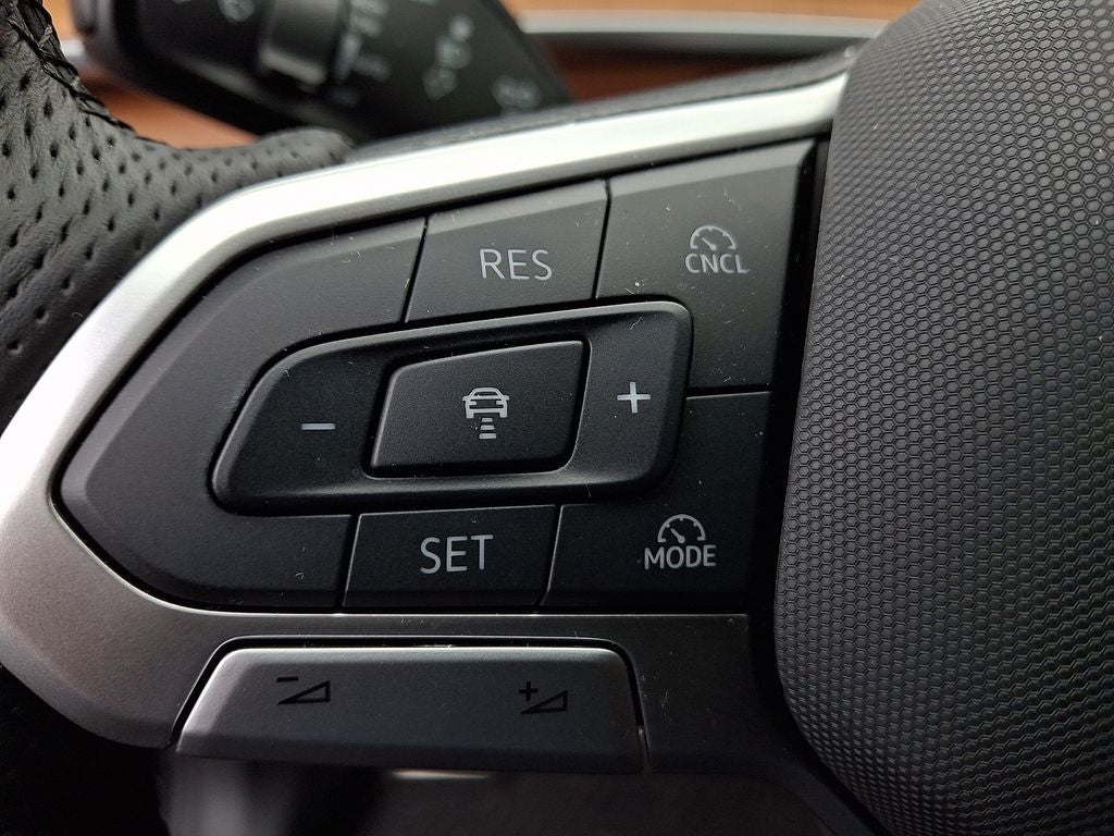 2026 Volkswagen Tiguan 2.0T SEL R-Line Turbo