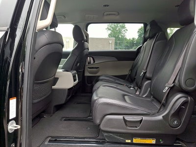2023 Kia Carnival LX Seat Package