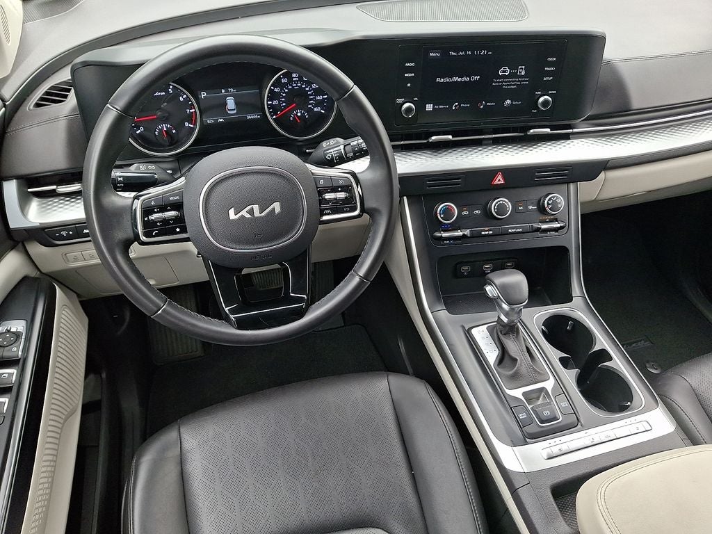 2023 Kia Carnival LX Seat Package