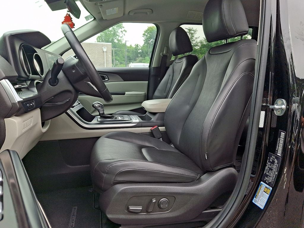 2023 Kia Carnival LX Seat Package