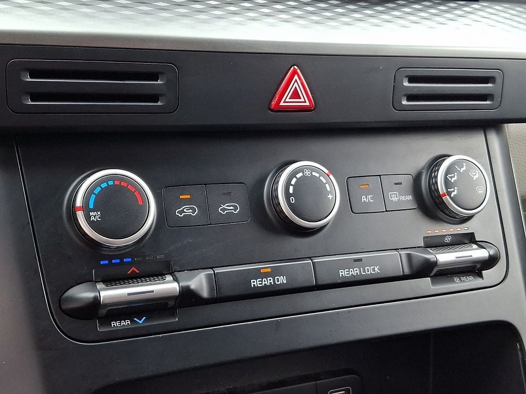 2023 Kia Carnival LX Seat Package