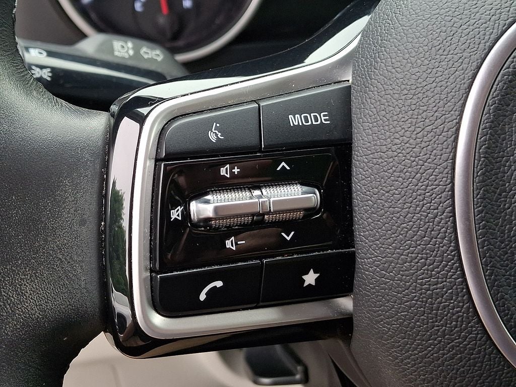 2023 Kia Carnival LX Seat Package