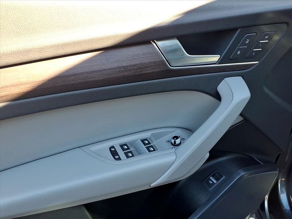 2022 Audi Q5 45 S line Premium quattro