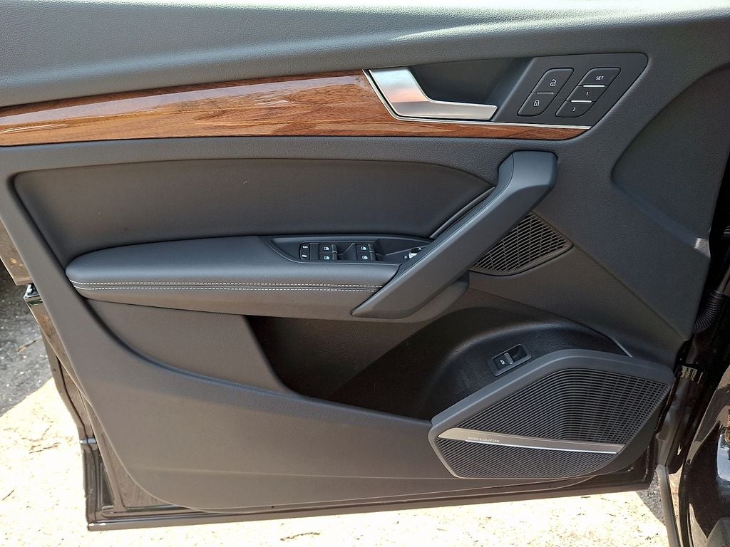 2023 Audi Q5 45 S line Premium quattro
