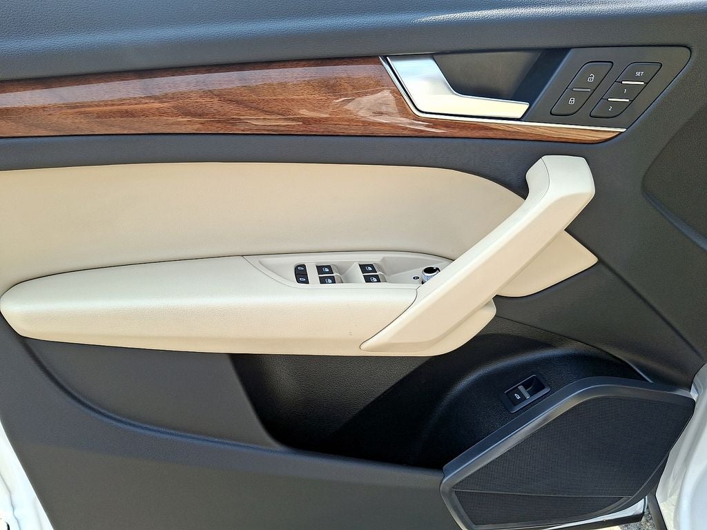 2023 Audi Q5 45 S line Premium quattro