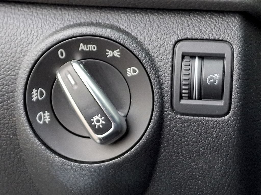 2017 Volkswagen Tiguan Limited 2.0T 4Motion