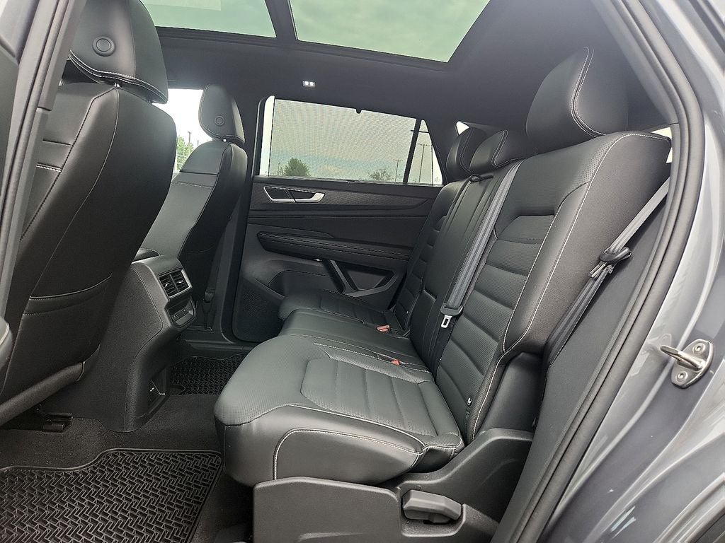 2024 Volkswagen Atlas Cross Sport 2.0T SEL R-Line