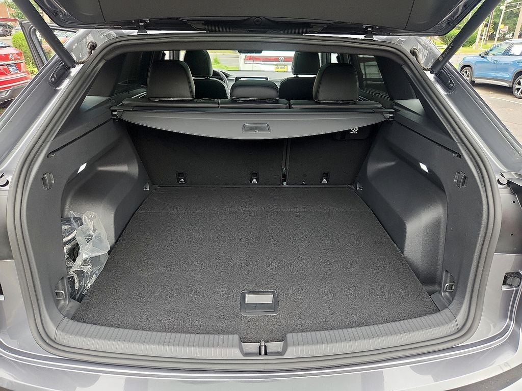 2024 Volkswagen Atlas Cross Sport 2.0T SEL R-Line