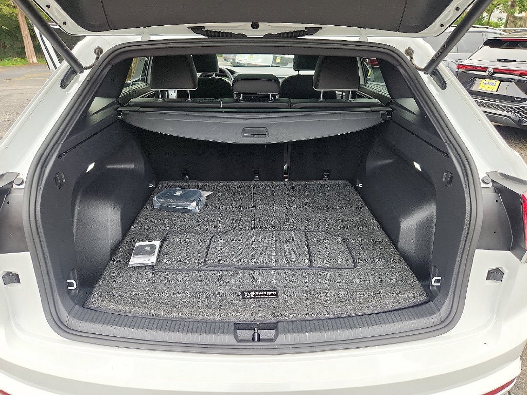 2024 Volkswagen Atlas Cross Sport 2.0T SEL Premium R-Line
