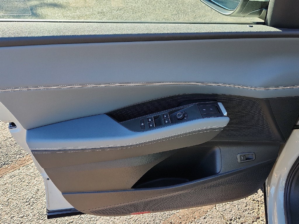 2027 Volkswagen Atlas SE w/Technology