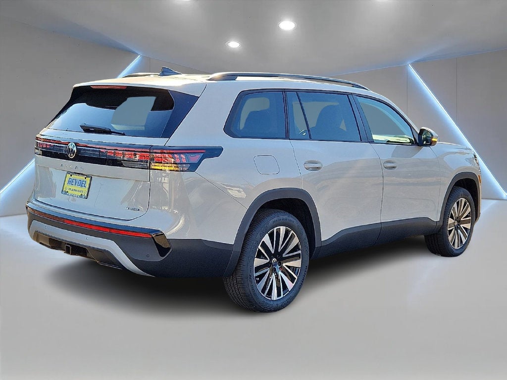2027 Volkswagen Atlas SE w/Technology