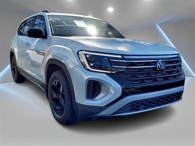 2024 Volkswagen Atlas 2.0T Peak Edition SEL