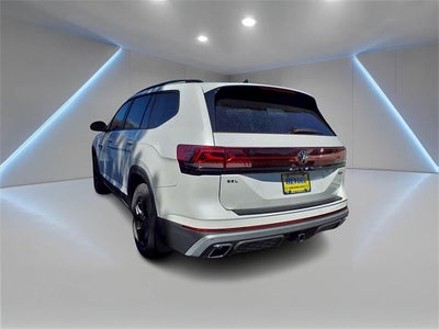 2024 Volkswagen Atlas 2.0T Peak Edition SEL